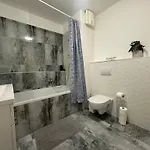 Bp-est Cp Apartment