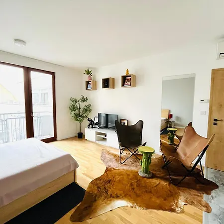 Bp-est Cp Apartament *
