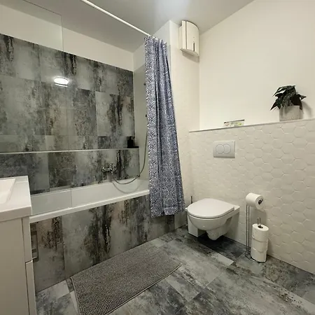 Bp-est Cp Apartment