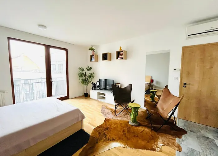 Bp-est Cp Apartman *